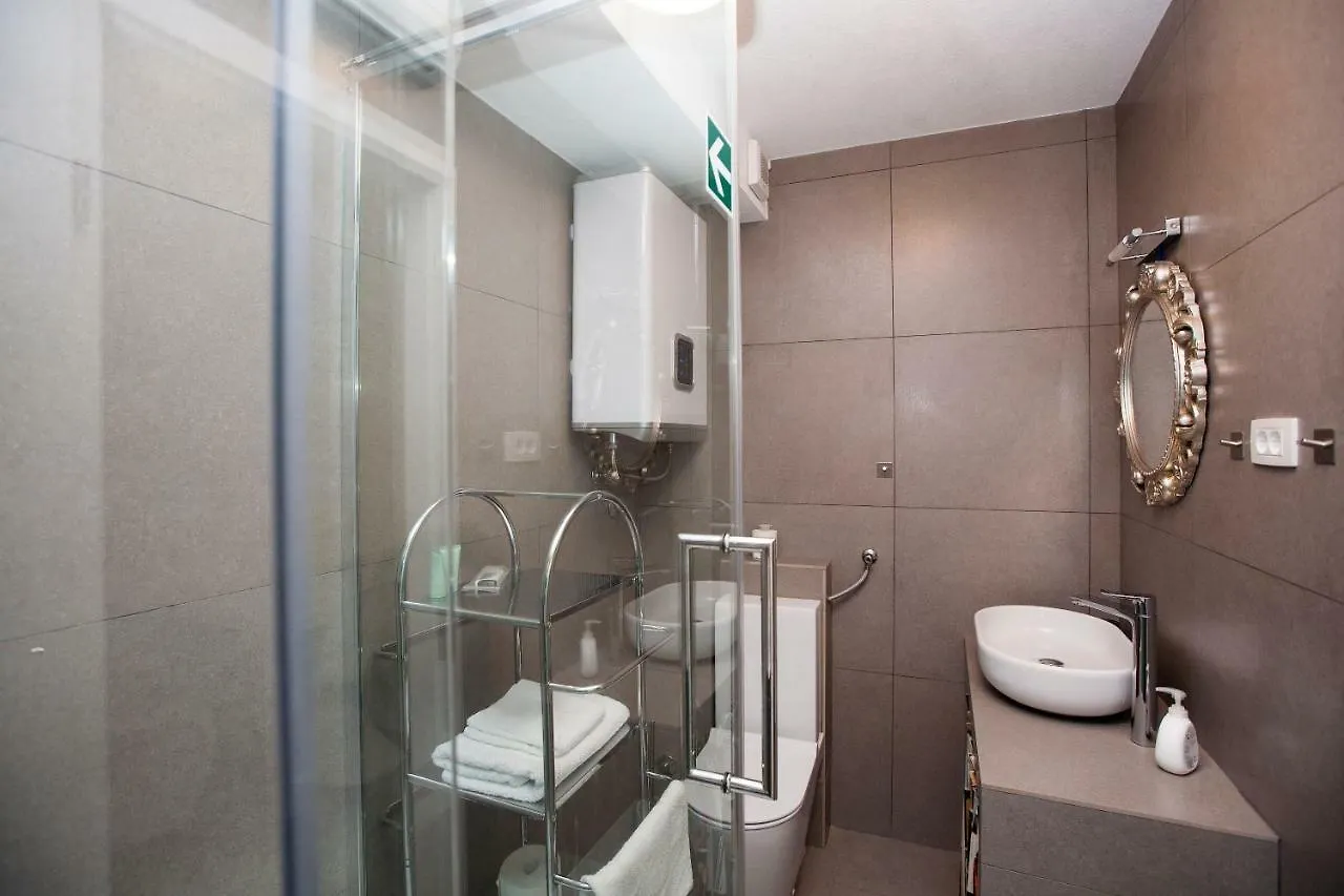 Dream Apartment 0*, Split